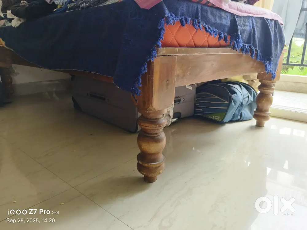 Single cot wooden