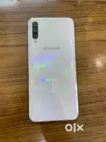 Samsung A 50.   4,64gb