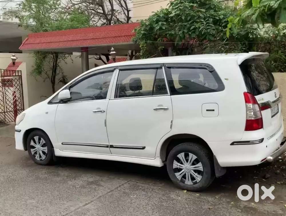 2014 Reg., 2nd Owner, Innova in very good condition