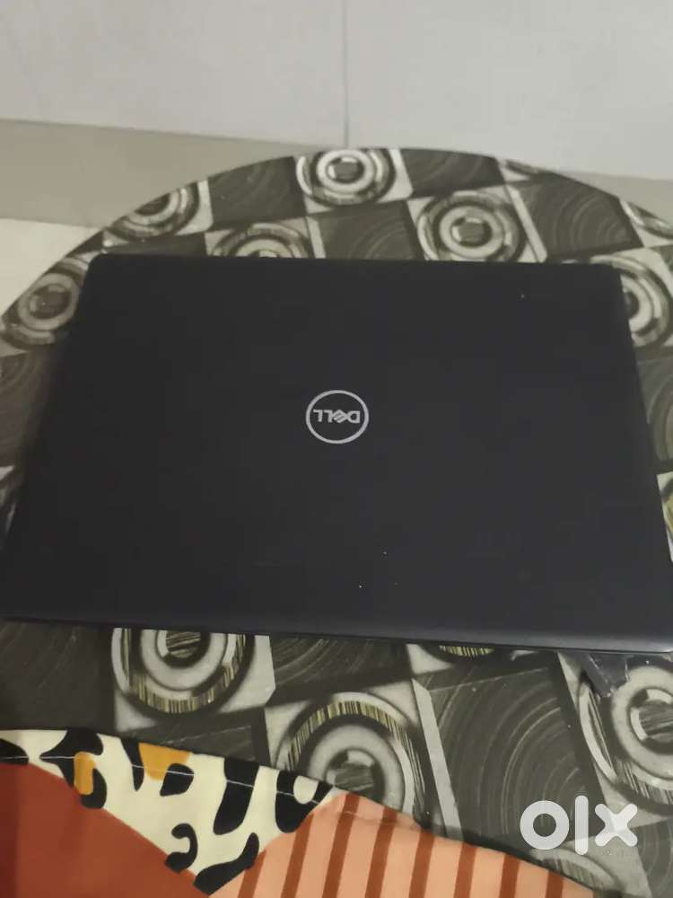 Laptop dell 8 256 i5 8 th gen