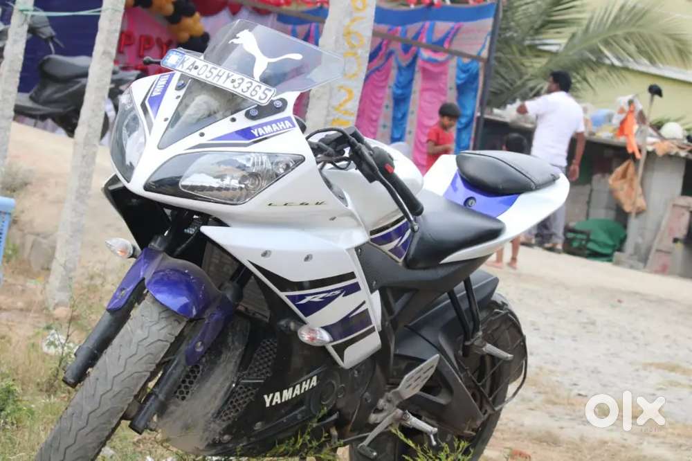 Yamaha R15 V2