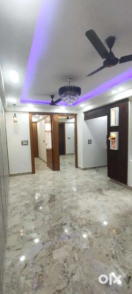 Ready to Move 2Bhk Park Facing Flat in Noida 104