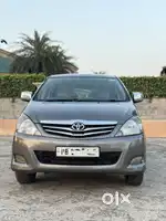 Toyota Innova 2.5 V 7 STR, 2011, Diesel