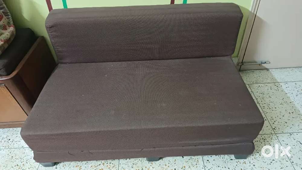 Sell sofa and chairs