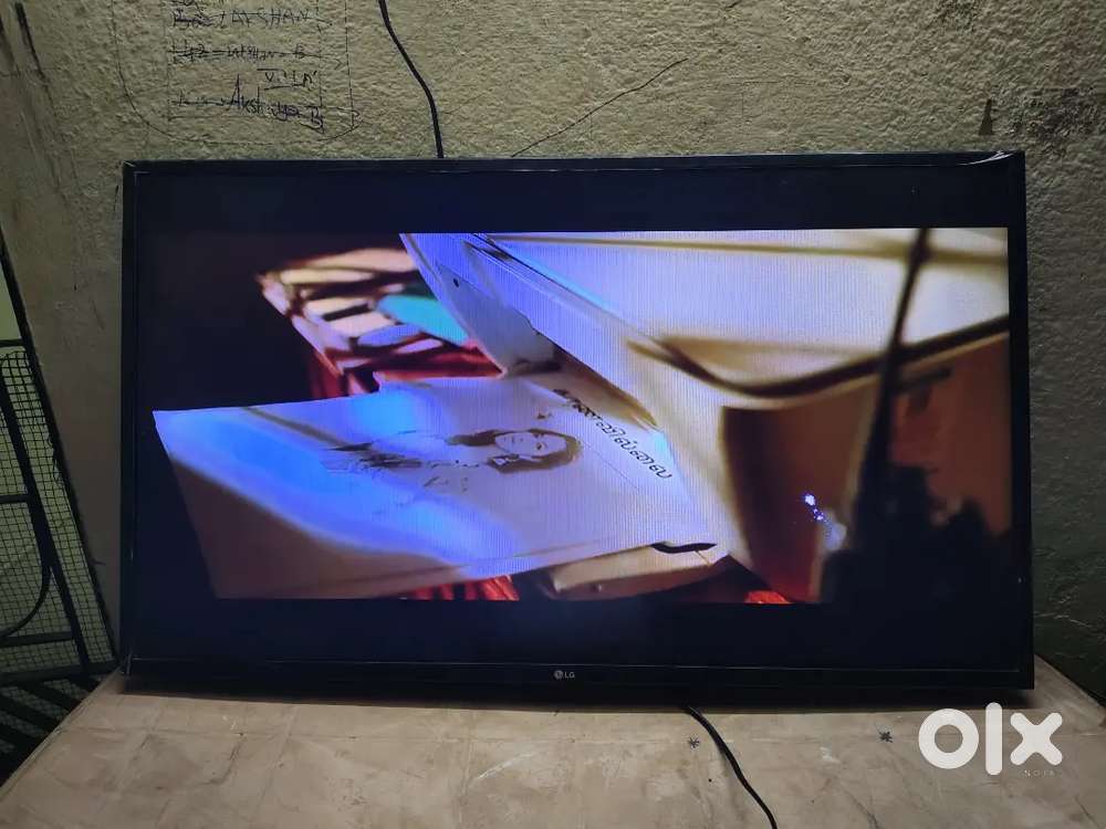LG 43 not smart small line top side good condition video