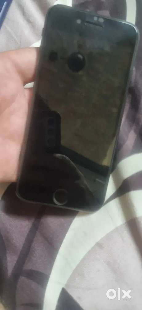 Iphone 7 in mint condition with charger only