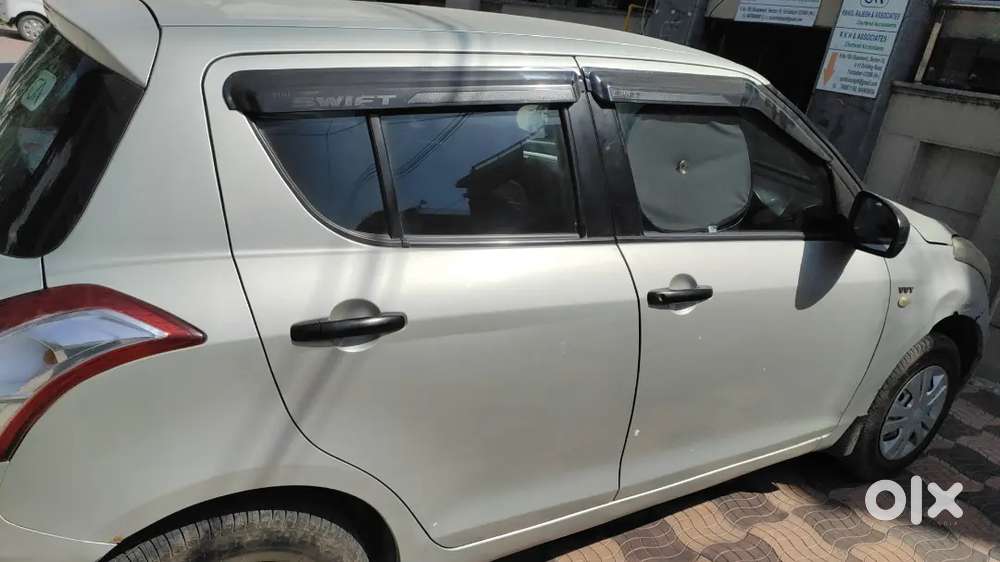Maruti Suzuki Swift 2017 CNG on papers 57000 Km Driven