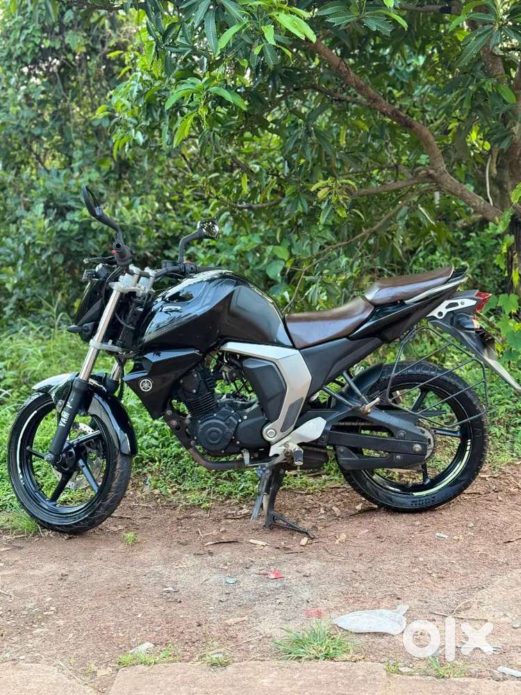 Yamaha FZ v2. 2018