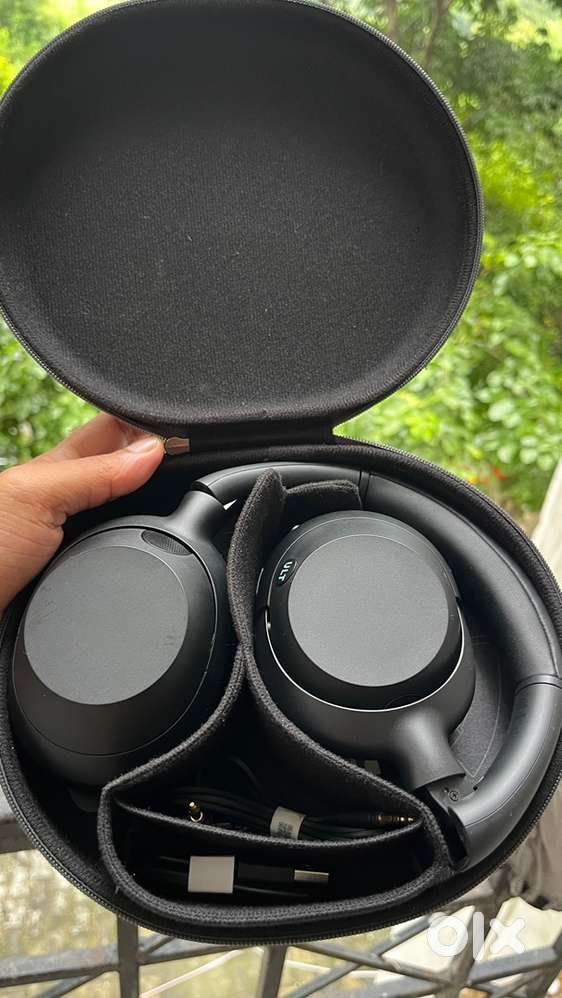 SONY ULT WEAR NEW PREMIUM HEADPHONES