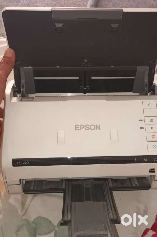 EPSON DS 770 SCANNER