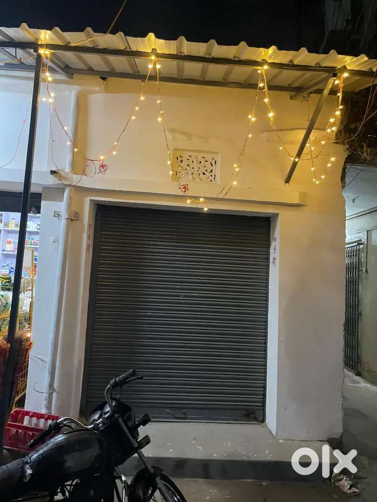 Shop available for rent in premium location