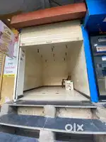 Main road touch shop