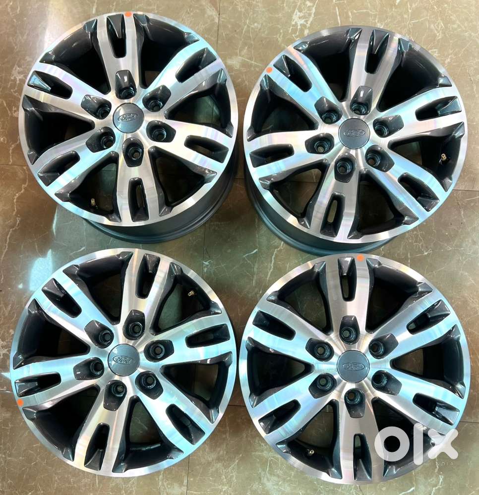 18 INCH FORD ENDEAVOUR DIAMOND CUT ALLOY WHEELS . SET OF 4