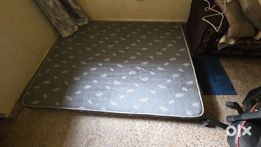Dunlop mattress 5 ft W * 6.5 Length