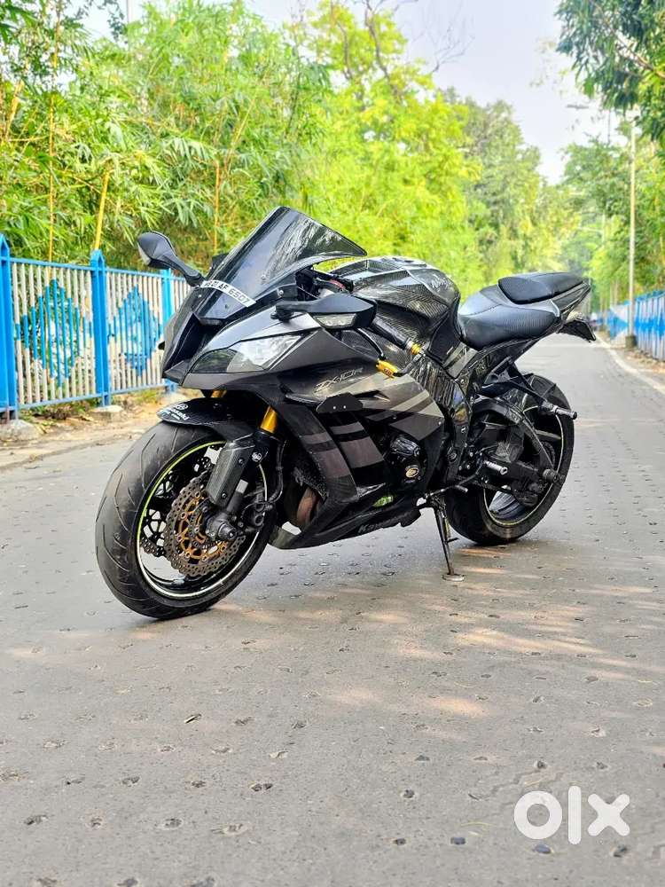 Kawasaki Ninja Zx10r in supermint condition