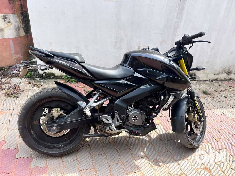 Ns 200 slightly modified good condition