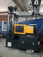 Vertical Plastic injection moulding machine