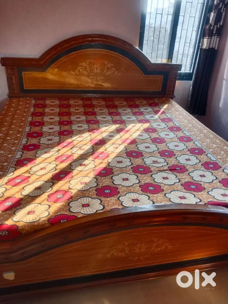 6/6 bed gadi with dressing mirar