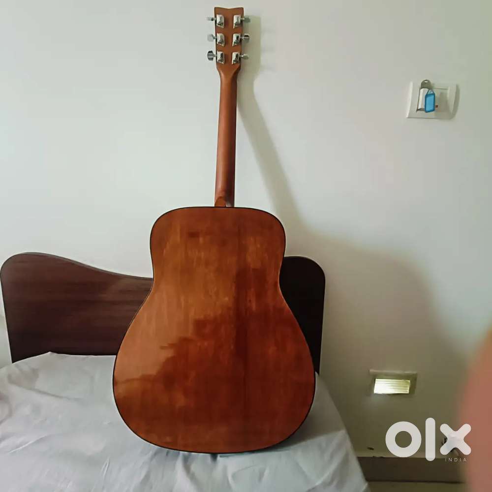 Yamaha F310 Acoustic Guitar - 6 months