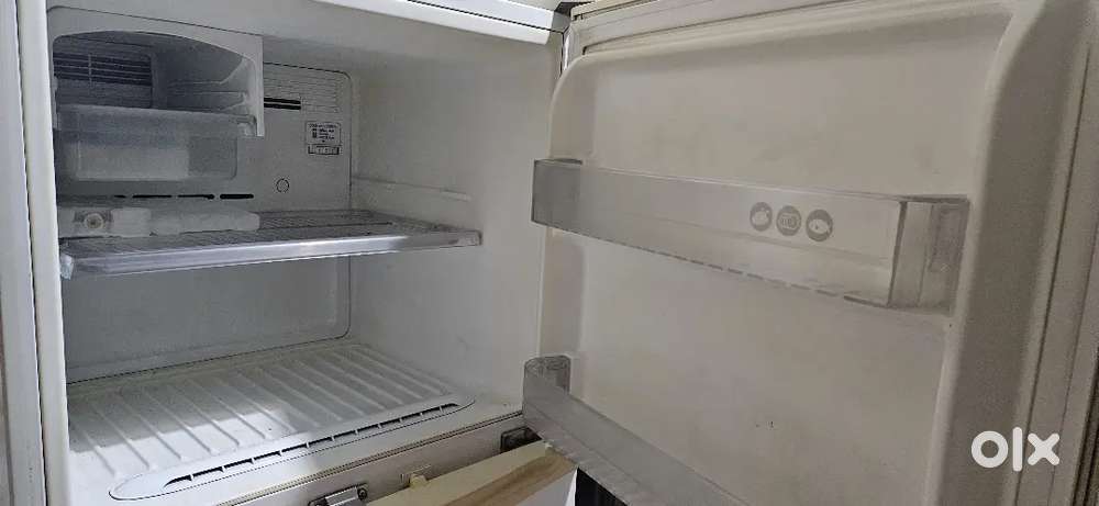 LG fridge 380L in good condition