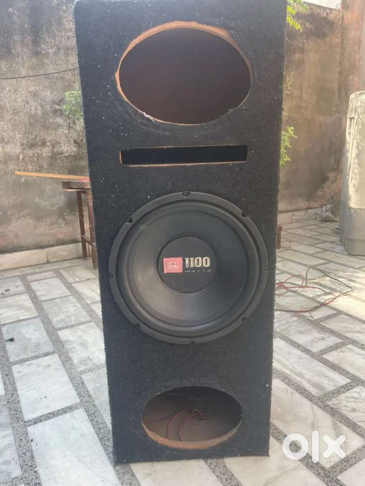 Excellent condition JBL(1100 watts)  car woofer for sale (with box)