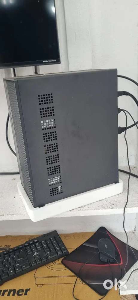 Descktop cpu i5 4th gen mouse with keyboard
