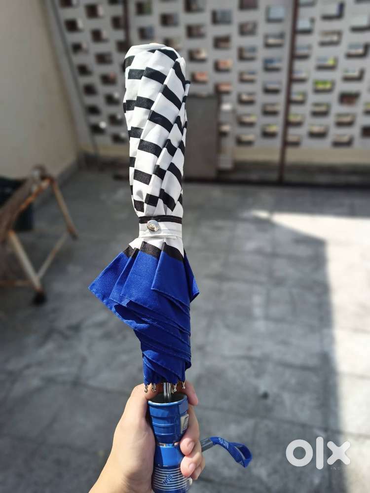 Large umbrella
