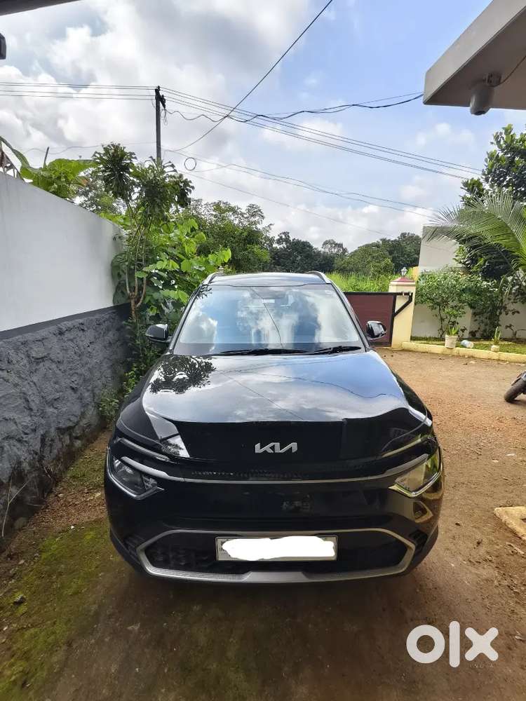 Kia Carens prestige option 2025 Petrol 3000 Km Driven