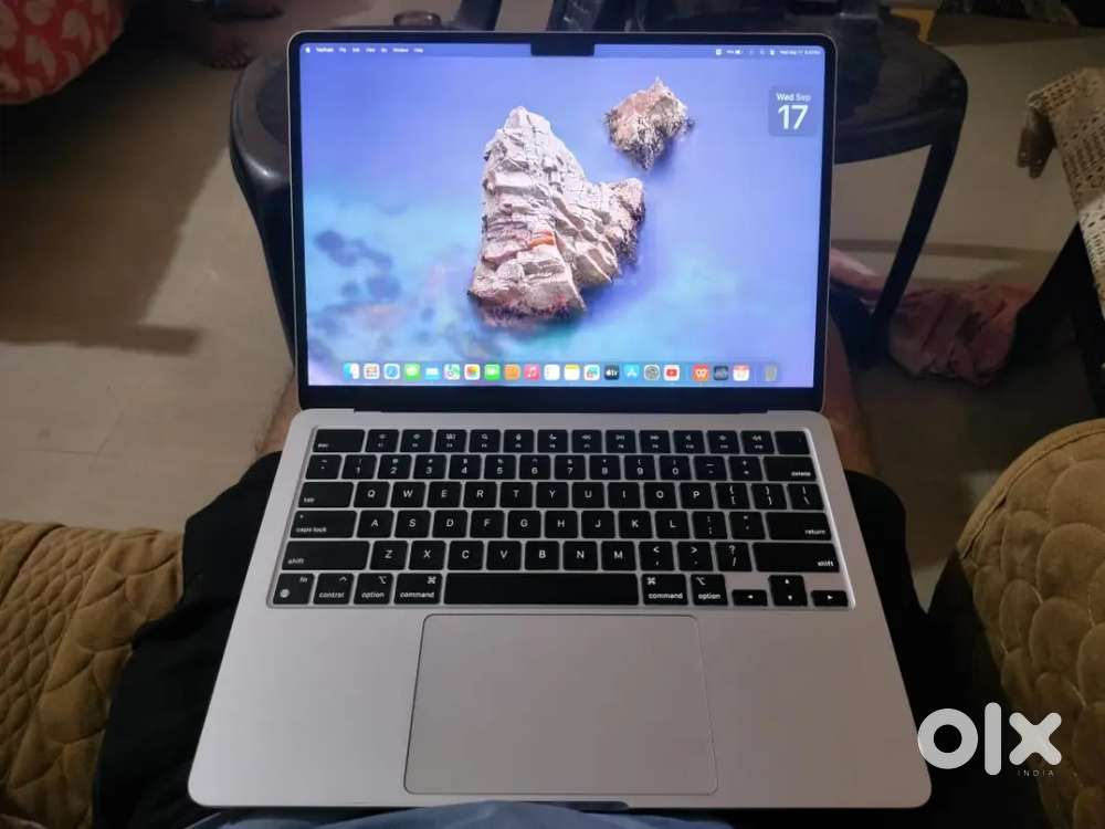 Fo sell macbook m2 8gb/256gb buying date 2023 november