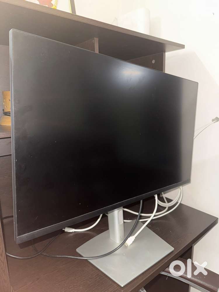 Dell 31.5-inch 4K UHD monitor