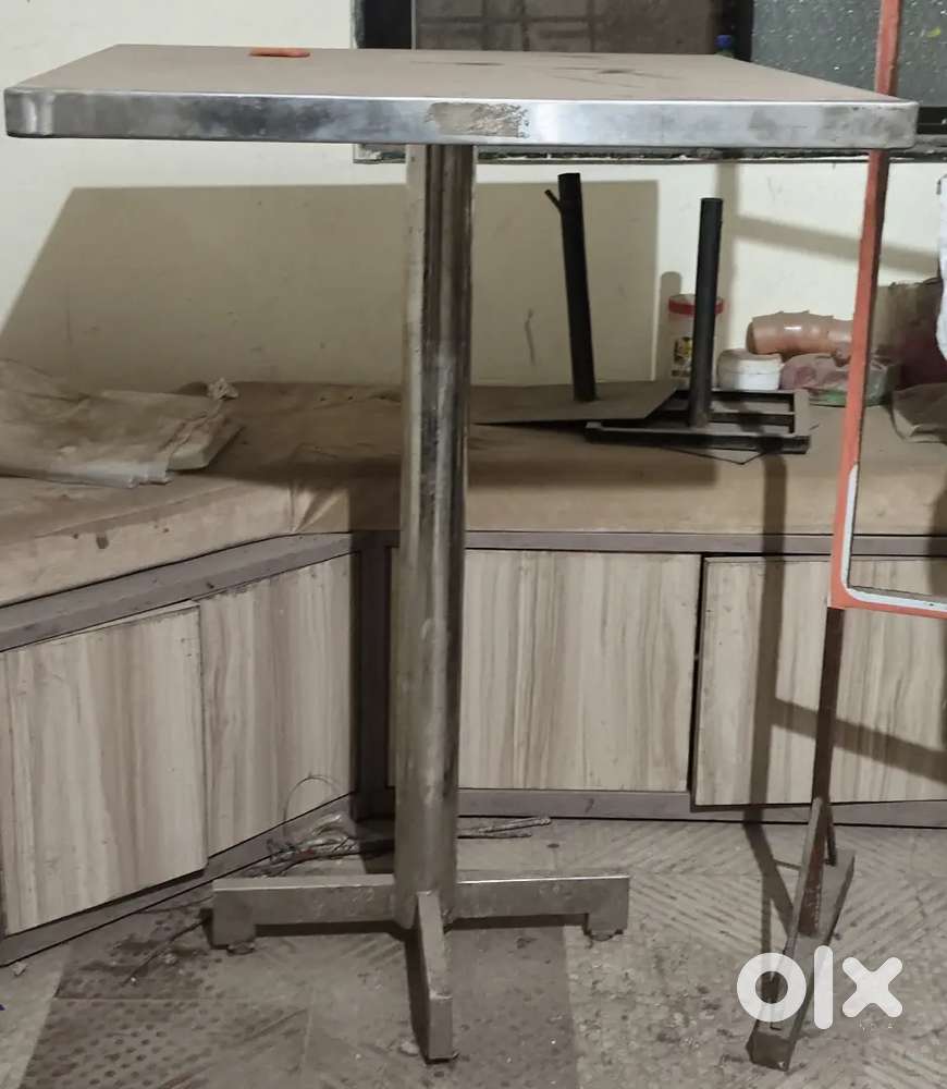 Steel Table Filled gas