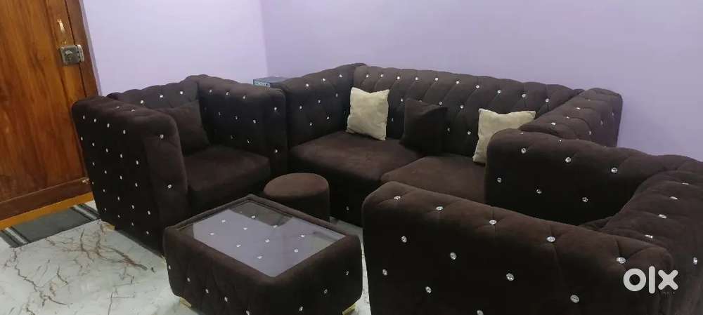 Premium Brown Velvet 3+2 Sofa Set – Like New – 9 Months Old.
