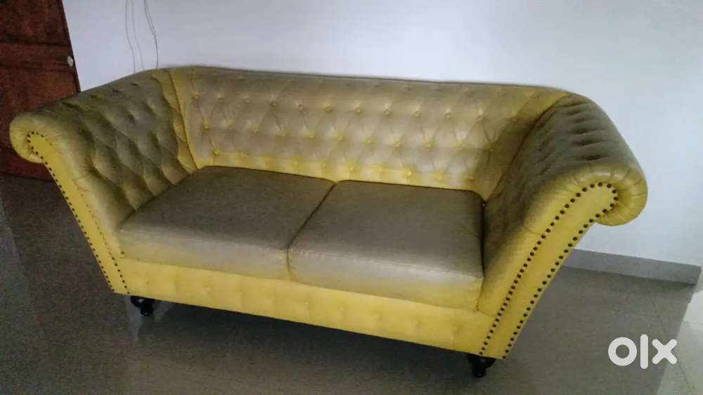 Sofa in excellent condition for sale