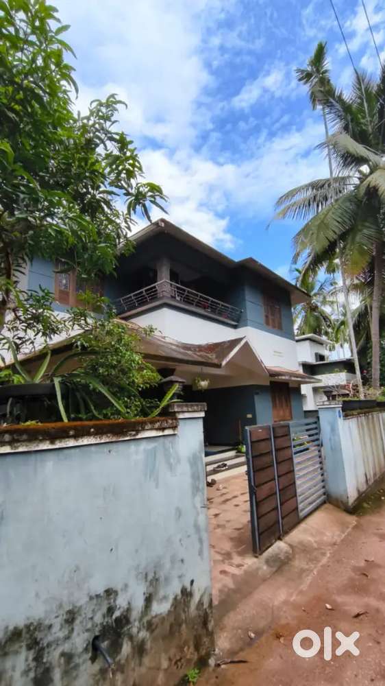 Ladies P G @ Near Hite mall walking distance