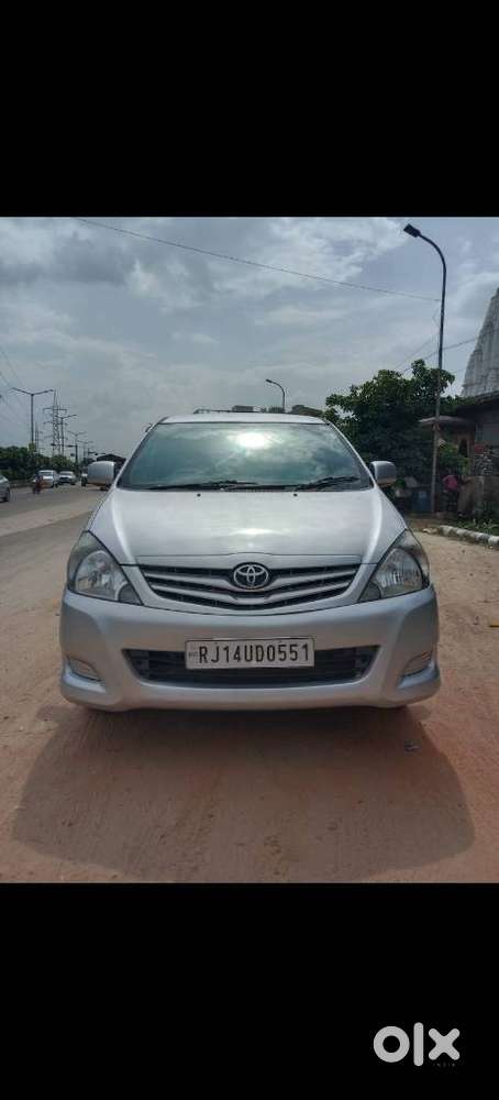 Toyota Innova 2009-2011 2.0 GX 8 STR, 2011, Diesel