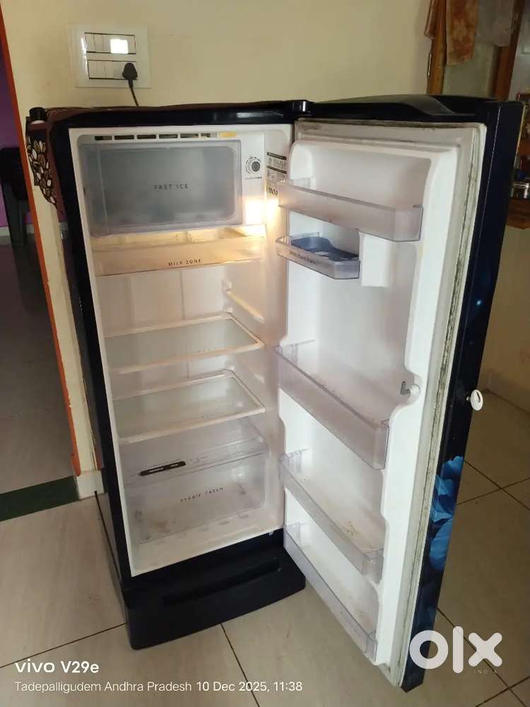 WHIRLPOOL REFRIGERATOR
