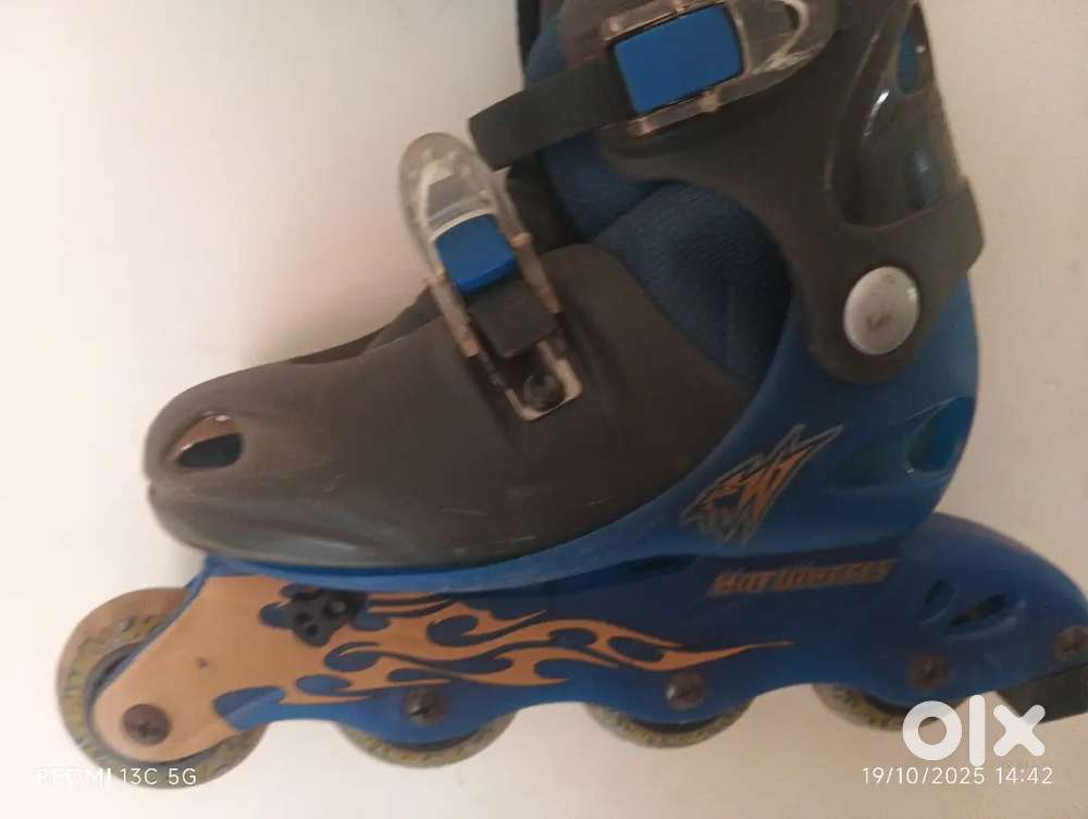 Hotwheels skating shoes