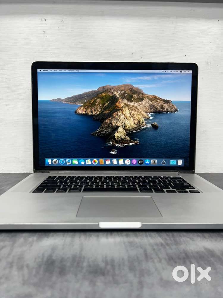 Apple Macbook pro 2015 Model i7 processor 16/256 GB Silver