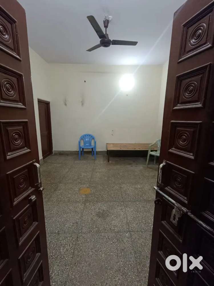 Room available for rent family, students