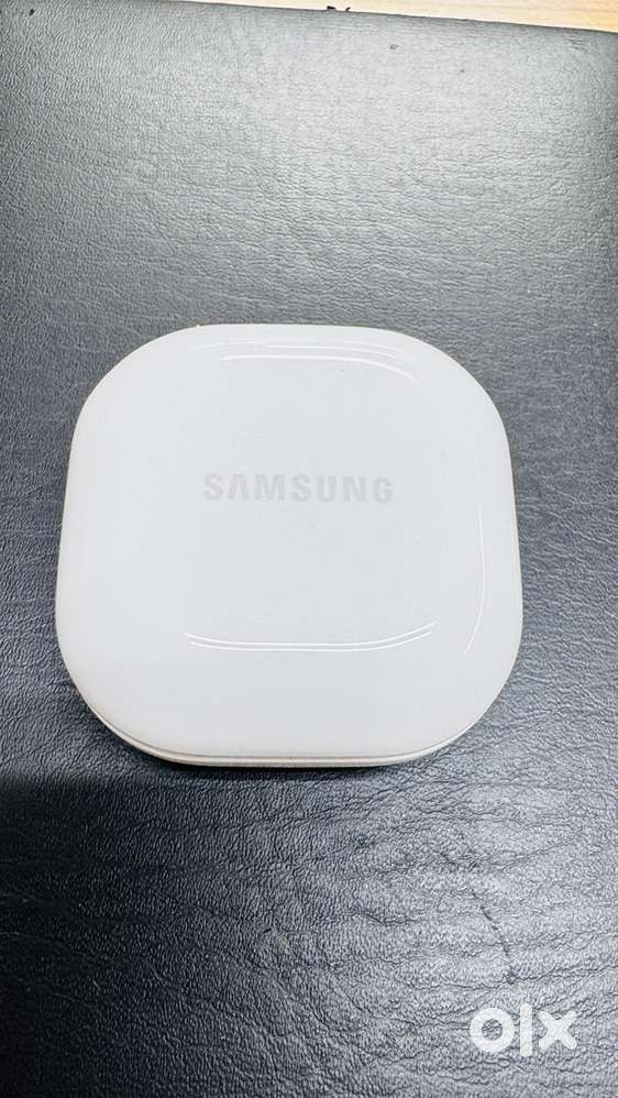 Samsung Galaxy Buds 2- Excellent condition, Original Sound by AKG