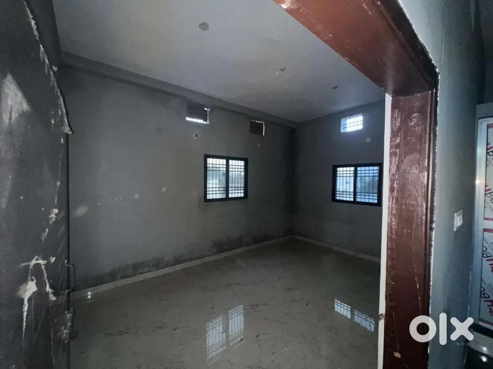 Nice flat 1 bhk flat only female bachelor allowed