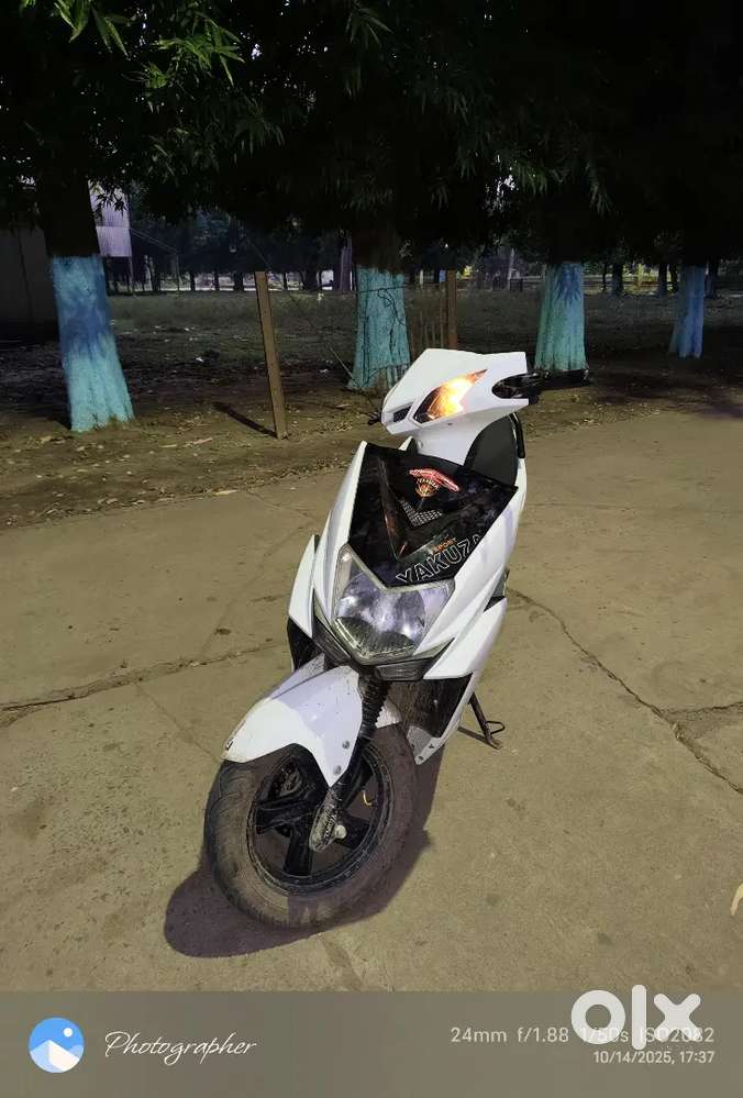 Yakuza battery scooty