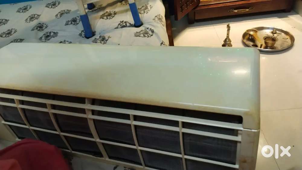 AC  1 ton (daikin)