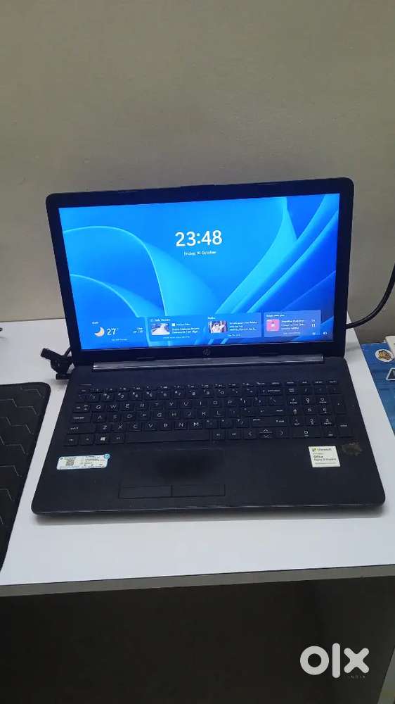 HP laptop, ( price is negotiable)