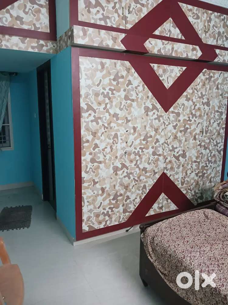 PG available for immediate occupation. Female working professionals