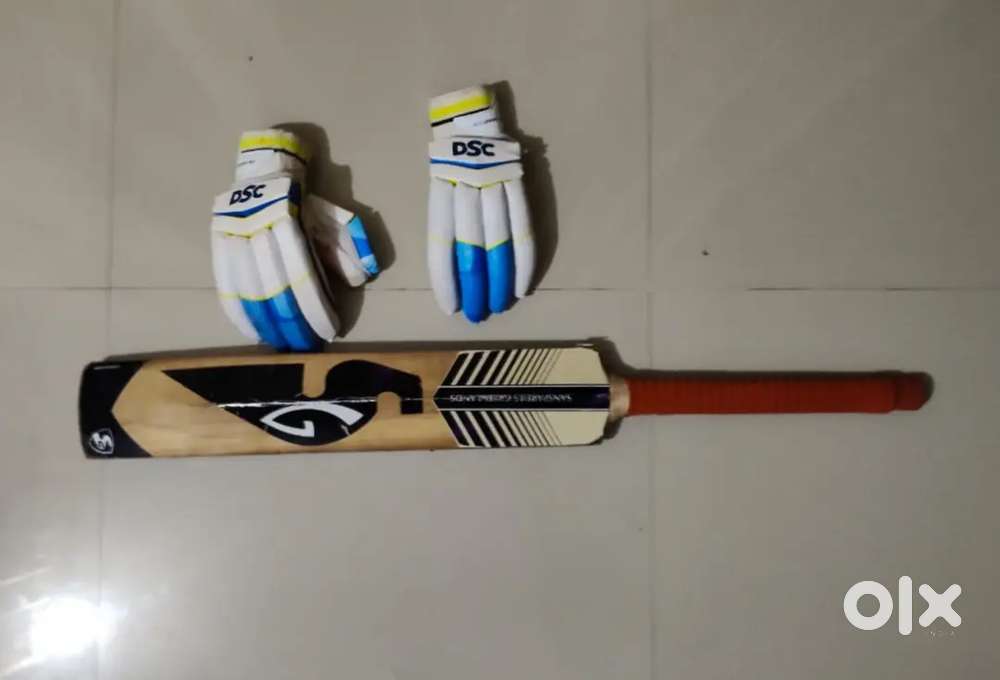 SG Sierra Bat And DSC Right Handed Gloves