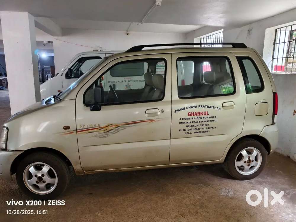 Maruti Suzuki Wagon R 2005 Petrol Well Maintained with alloy wheels