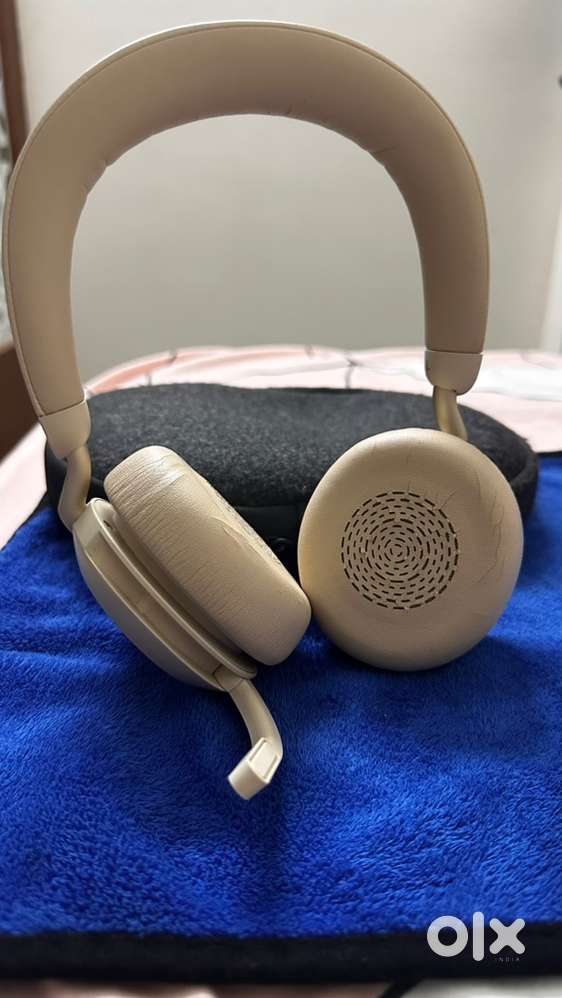 Jabra Evolve2 75: Premium ANC, 40mm Rich Audio, Clear calls great deal