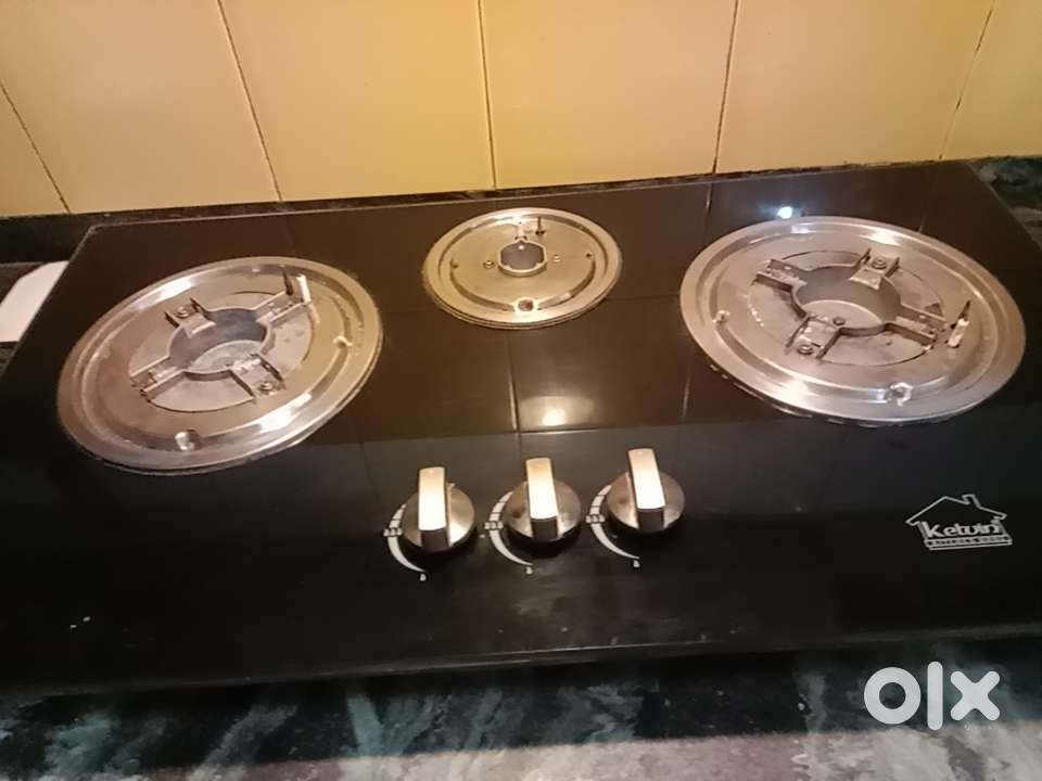 KITCHEN HOBS With Three Burner Gas Stove.
