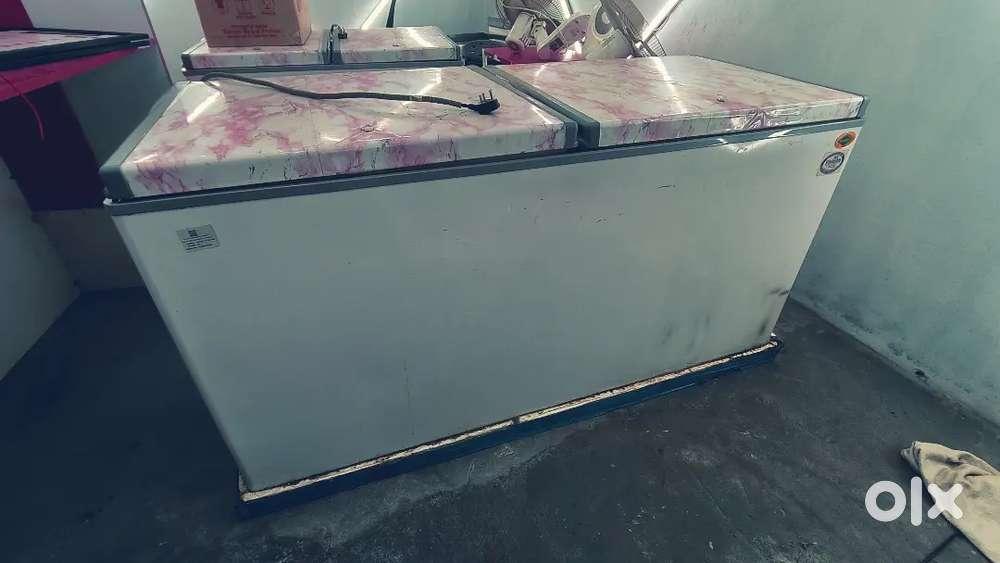 Western 500L deep freezer